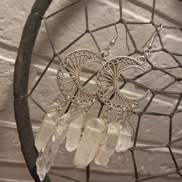 ๐ crecent moon quartz crystal earings - Picture 12 of 13